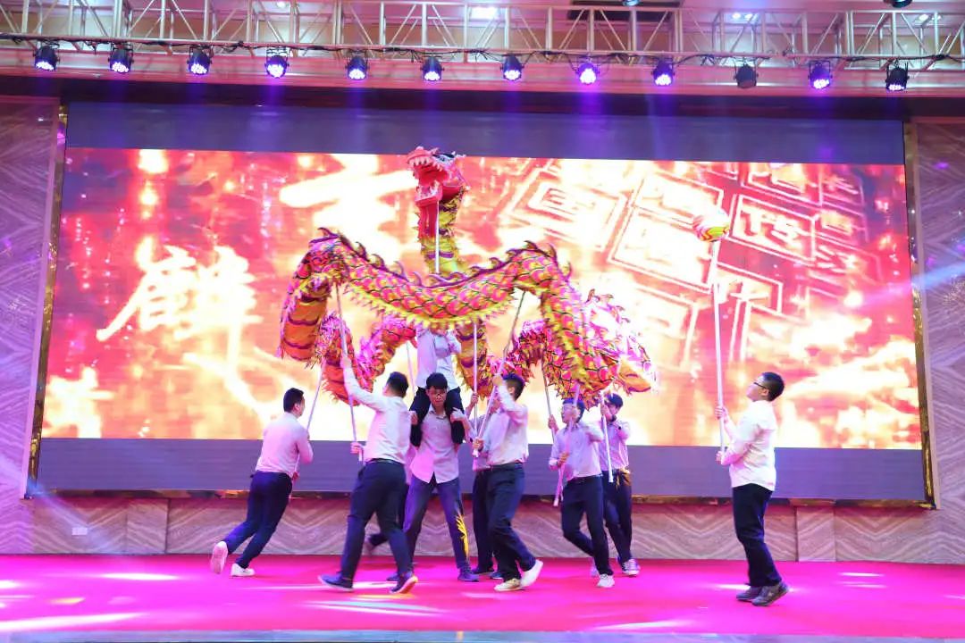 金虎迎新·領(lǐng)跑2022 | 集團(tuán)年度總結(jié)會暨新年晚會完美落幕！(圖15)