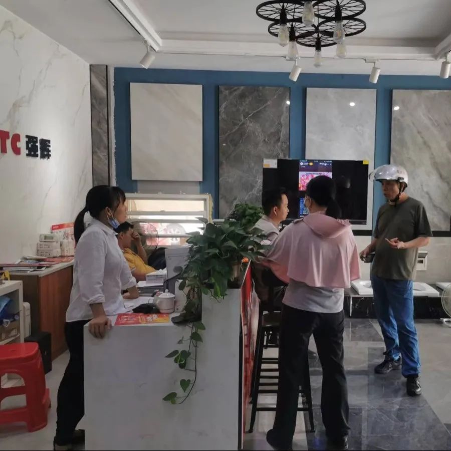 聽說，昨天下午強輝直播間嗨爆了？(圖18)