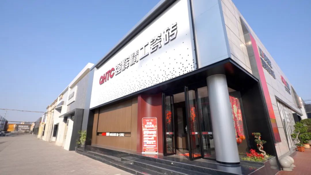 終端風(fēng)采 | 強(qiáng)輝晉江旗艦店，品味質(zhì)感大師館，打卡美學(xué)新坐標(biāo)(圖5)